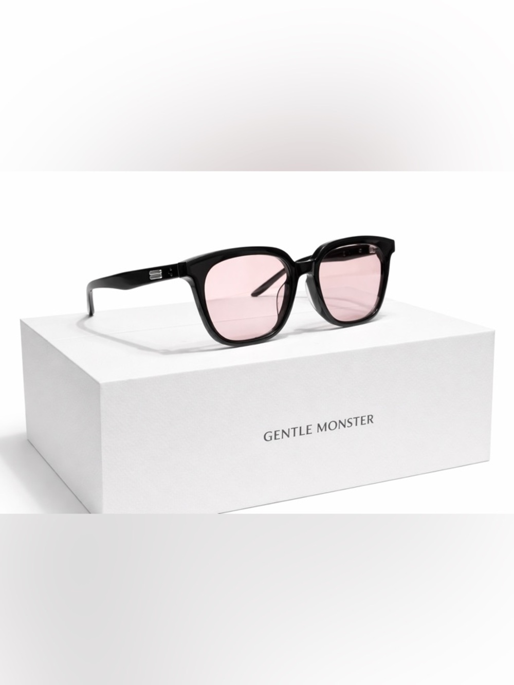 GENTLE MONSTER Black Frame Sunglasses with Pink Lenses
